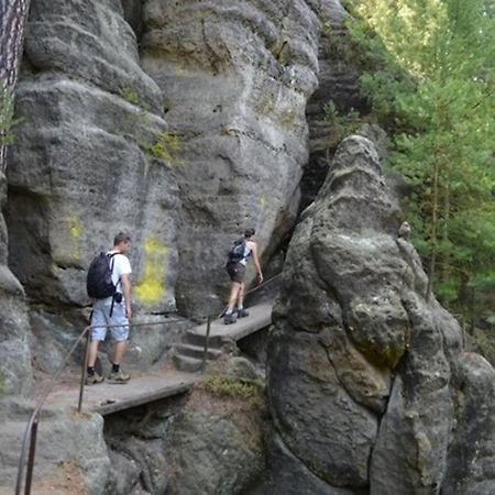 Brana Do Ceskeho Svycarska - Raj Cyklostezek Stare Krecany Exteriér fotografie